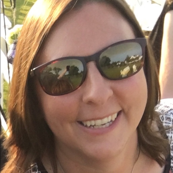 Meet your Posher, Deborah - Picture 1 of 1